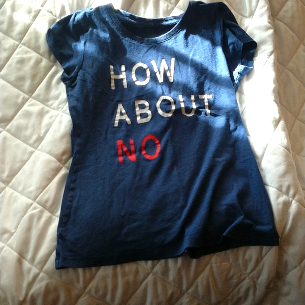 Women's blue size (11-13) grafic T-shirt